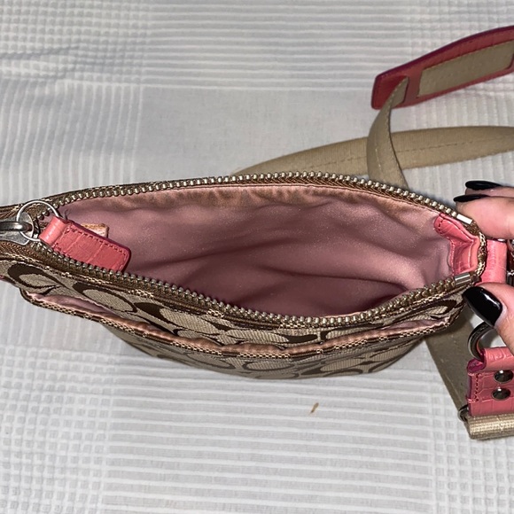 coach tan and pink messenger crossbody - Picture 5 of 5